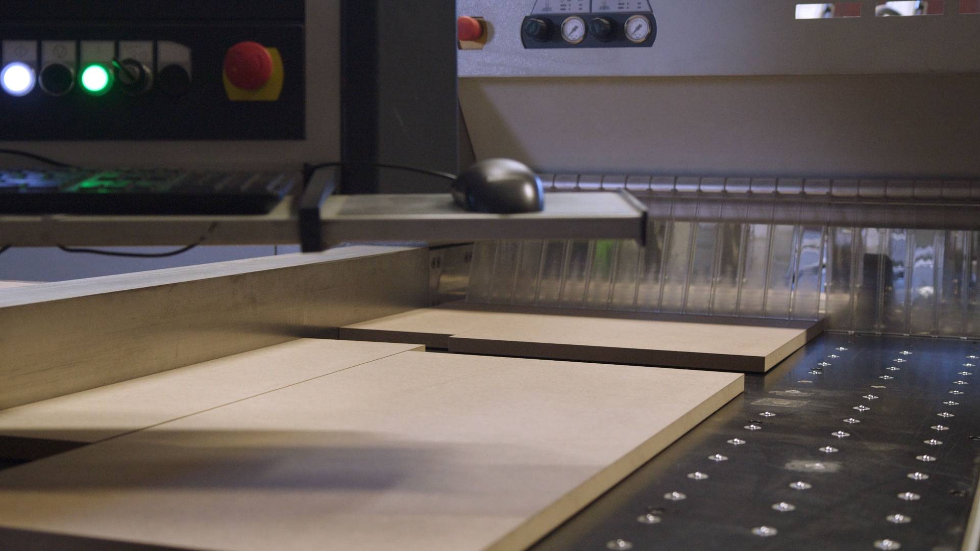 8_taglio pannello finito-screen-2